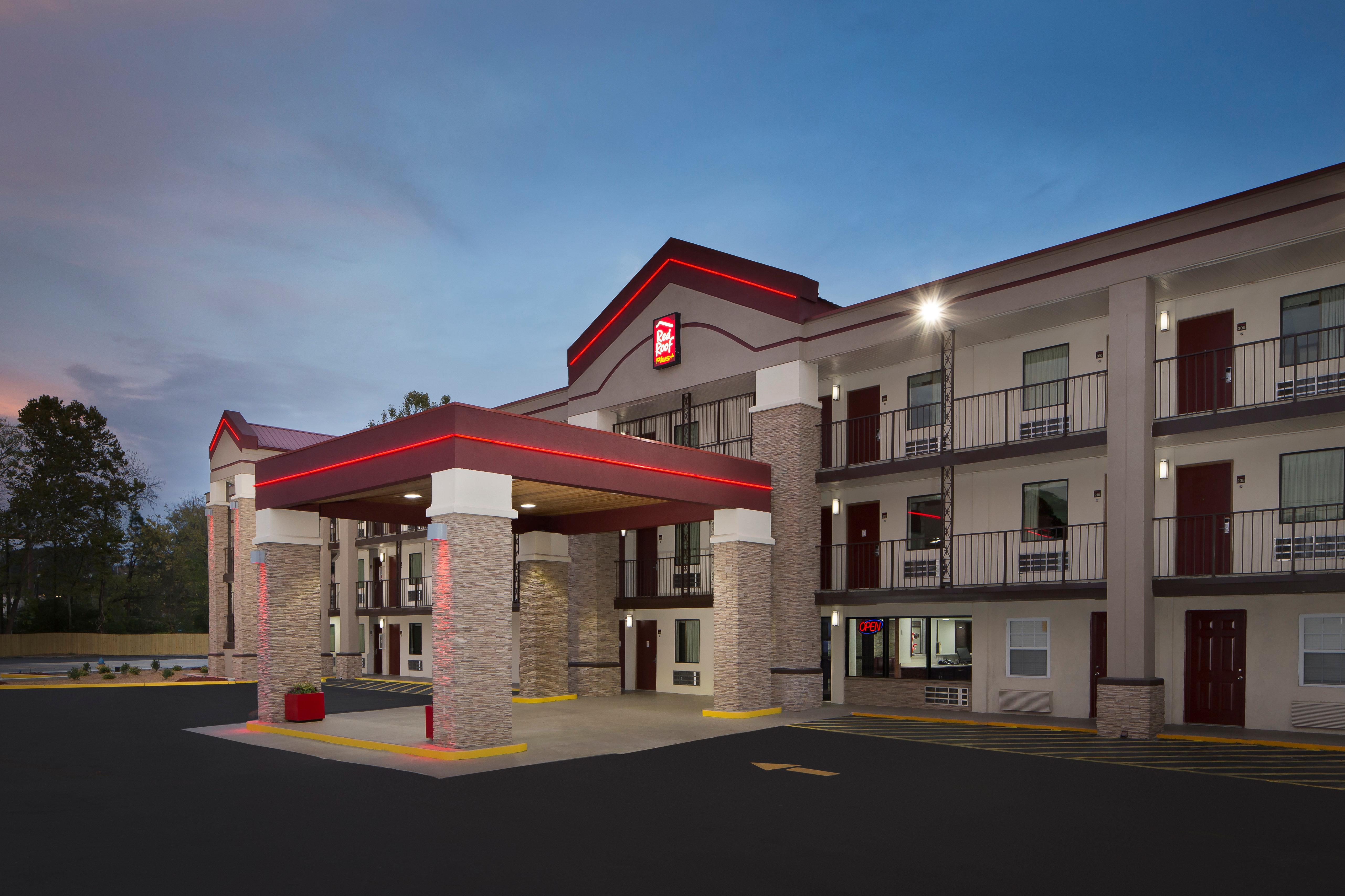 Red Roof Inn Plus+ Birmingham East - Irondale/Airport Exterior photo
