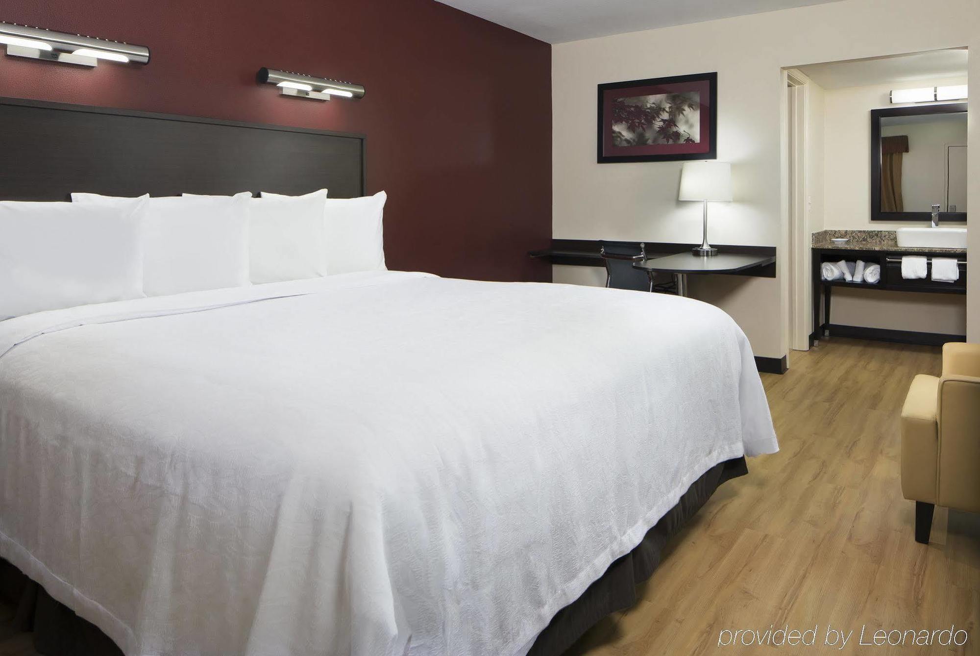 Red Roof Inn Plus+ Birmingham East - Irondale/Airport Exterior photo